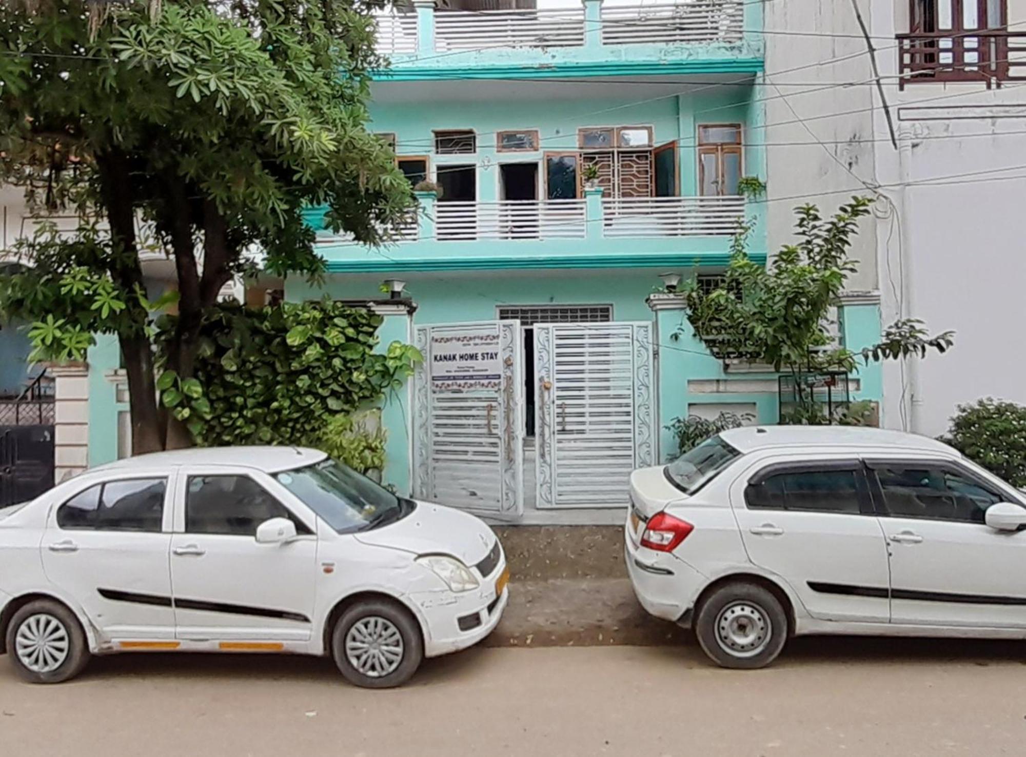 Kanak Home Stay, Varanasi